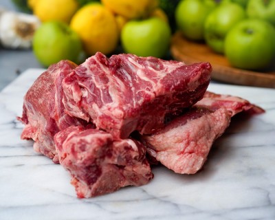 Свинина на кости охлаждённая 1 кг - купить в Каплановке